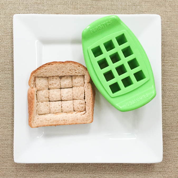Funbites sandwich cutter - CUTE tiny sandwich bites FAST!