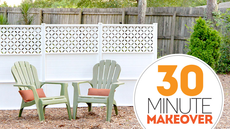 30 Minute Backyard Makeover - you won't believe how simple and quick this fencing is!