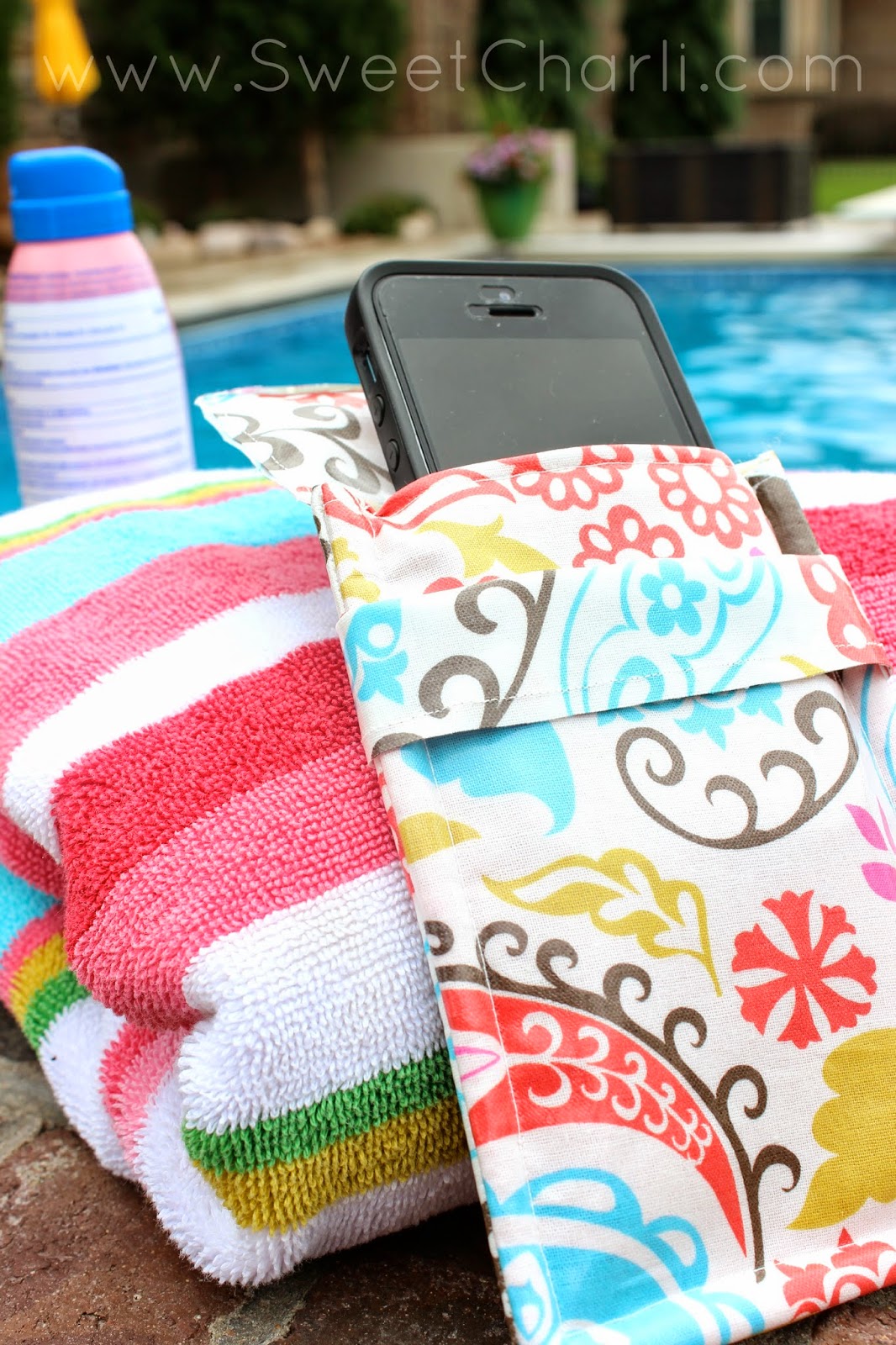 water resistant phone pouch